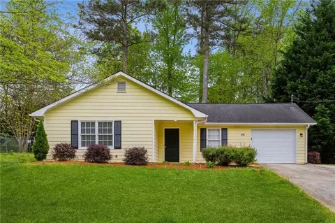 415 Springlake Dr, Lawrenceville, GA 30046