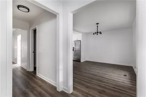 Entry Way - 92 Taylor Len Dr, Lagrange, GA 30240 photo 2 of 4