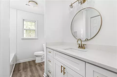 Bath - 92 Taylor Len Dr, Lagrange, GA 30240 photo 3 of 4