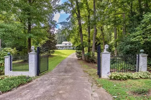12485 Reinhardt College Pkwy, Waleska, GA 30183