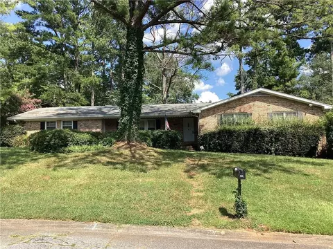 1134 Old Coach Rd, Stone Mountain, GA 30083
