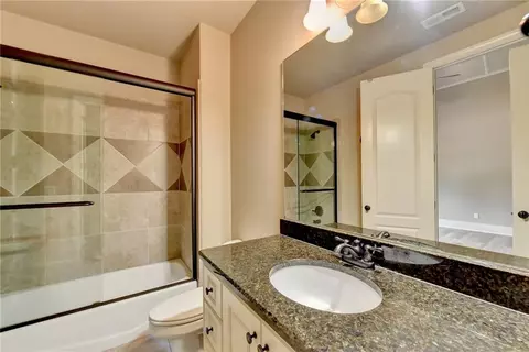 Bath - 2794 Pebble Hill Trce, Duluth, GA 30097 photo 5 of 12