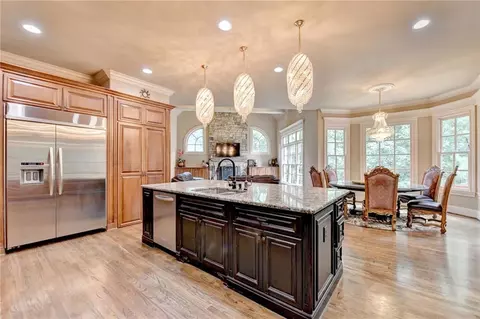 Kitchen - 2794 Pebble Hill Trce, Duluth, GA 30097 photo 7 of 8