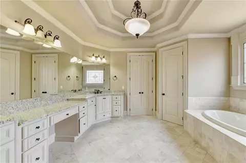 Bath - 2794 Pebble Hill Trce, Duluth, GA 30097 photo 6 of 12