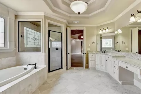 Bath - 2794 Pebble Hill Trce, Duluth, GA 30097 photo 9 of 12