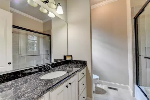 Bath - 2794 Pebble Hill Trce, Duluth, GA 30097 photo 2 of 12