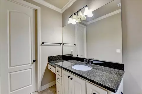 Bath - 2794 Pebble Hill Trce, Duluth, GA 30097 photo 4 of 12