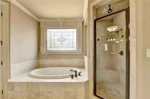 Bath - 2794 Pebble Hill Trce, Duluth, GA 30097 photo 10 of 12