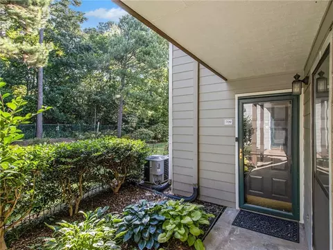709 Park Ridge Cir, Marietta, GA 30068
