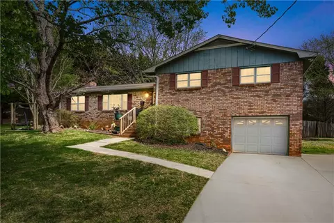 5172 Bramblewood Ct, Acworth, GA 30102