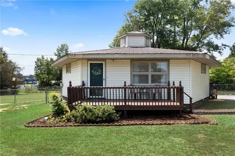 126 Ruben Dr NE, Calhoun, GA 30701