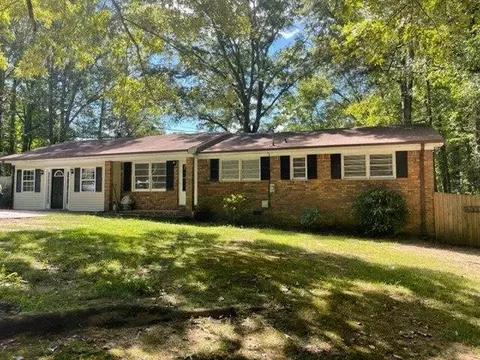 207 Briarwood Dr, Dallas, GA 30132