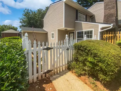 539 Picketts Bend Cir, Marietta, GA 30008