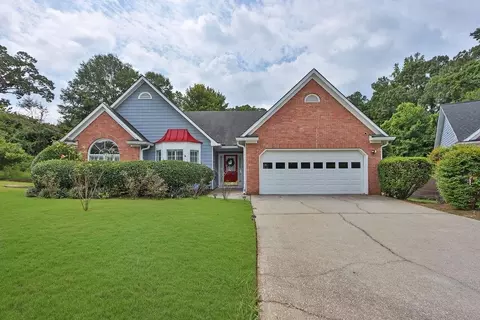 4710 Sterling Oaks Ct, Lilburn, GA 30047