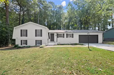 2444 Regal Ct, Lawrenceville, GA 30044
