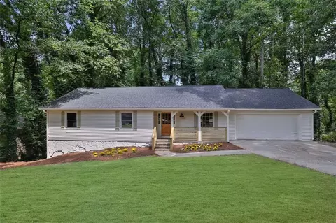 31 Saratoga Dr, Lawrenceville, GA 30044
