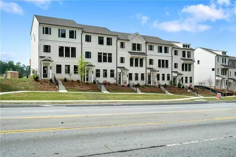 2735 Harrison Dr, Lawrenceville, GA 30044
