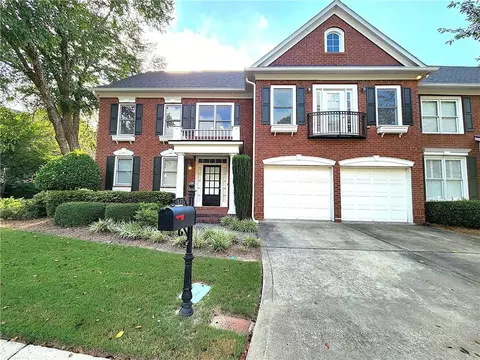 617 Vinings Estates Dr SE, Mableton, GA 30126