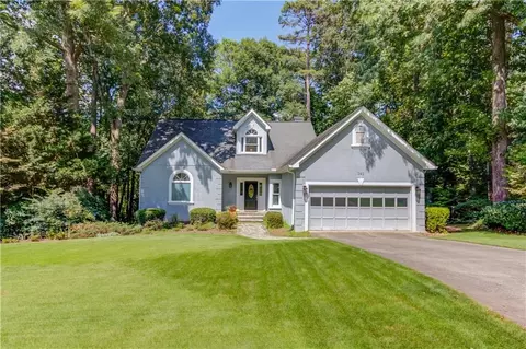 141 Saint Martin Dr, Suwanee, GA 30024
