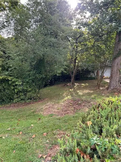 1110 Lakeshore Dr, Gainesville, GA 30501
