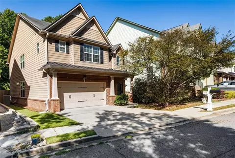 5670 Chatham Cir, Norcross, GA 30071