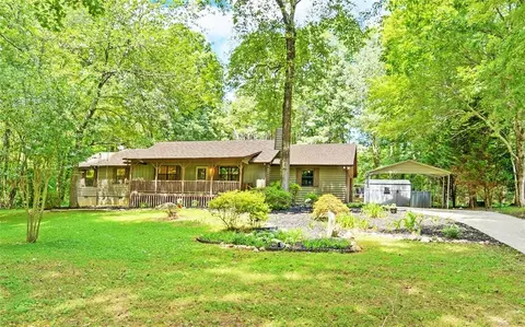 4427 Oak Creek Dr, Gainesville, GA 30506
