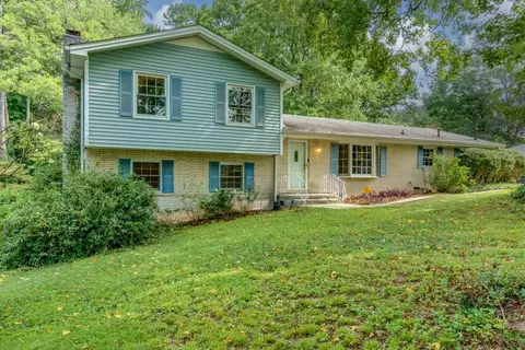 550 Favorwood Dr SW, Marietta, GA 30060