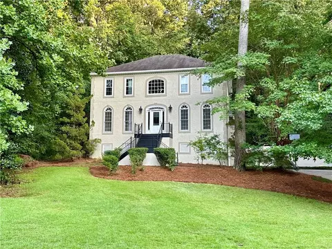 320 Kings Ct NE, Marietta, GA 30067