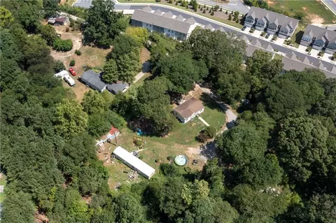 5511 Edmondson Ln, Woodstock, GA 30188