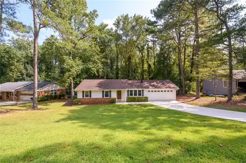 5414 Hickory Pl, Oakwood, GA 30566