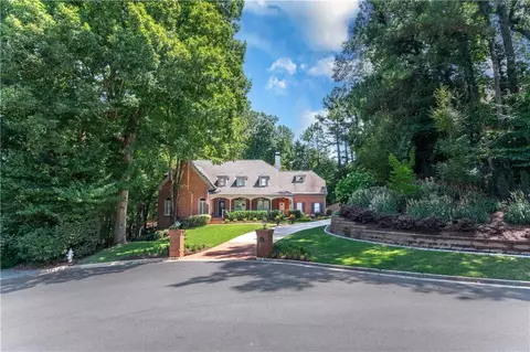 210 Grogans Lake Pt, Sandy Springs, GA 30350