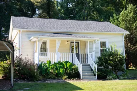16 Emory St, Hampton, GA 30228