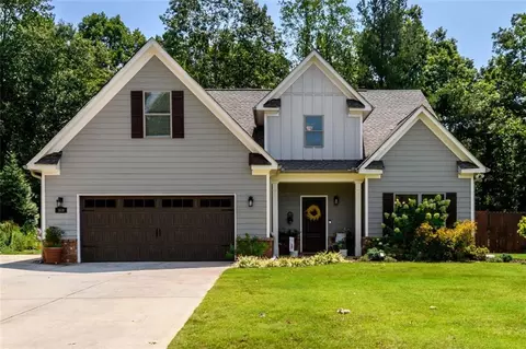 1608 Carriage Ct, Monroe, GA 30656
