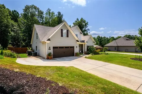 1608 Carriage Ct, Monroe, GA 30656 photo 2