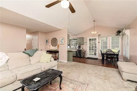 39 Paces Lakes Rdg, Dallas, GA 30157