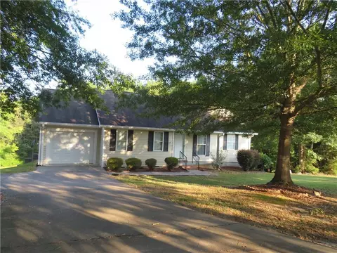573 Dry Creek Rd, Cedartown, GA 30125