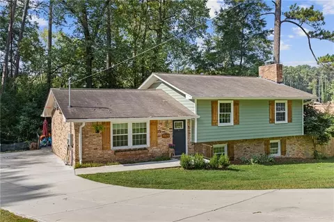 2732 Pioneer Ct, Atlanta, GA 30341 photo 2