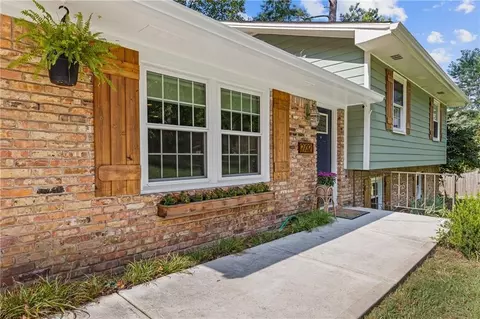 2732 Pioneer Ct, Atlanta, GA 30341 photo 3