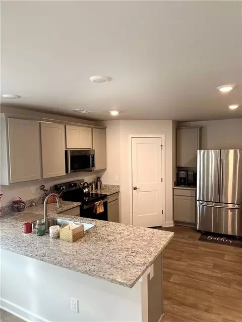 1137 Bluecoat Cir, Hampton, GA 30228 photo 9