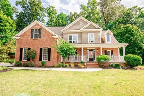 2040 Misty Oaks Dr, Buford, GA 30519