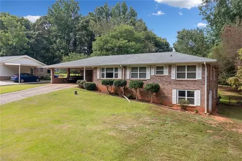 5556 Woodland Dr, Douglasville, GA 30135