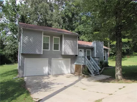 2920 Clearwater Dr, Douglasville, GA 30135