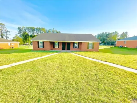 733 Still Lake Dr, Lawrenceville, GA 30046