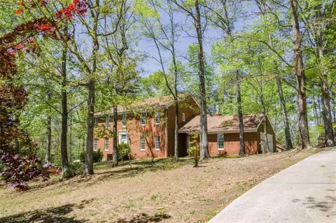 163 Sweetwater Dr, Clarkesville, GA 30523