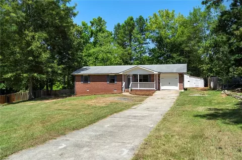 55 Pine Hill Dr, Carrollton, GA 30116
