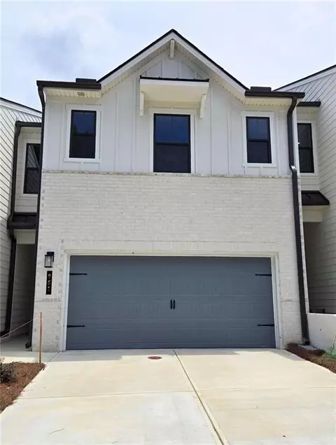 2052 Underwood Dr, Lawrenceville, GA 30043