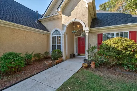 215 Yardsley Dr, Mcdonough, GA 30253