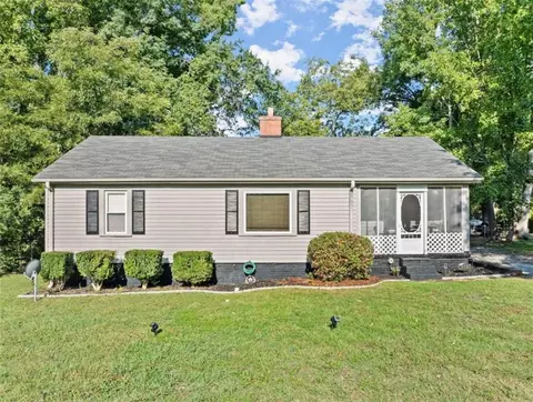 360 Ty Cobb St, Royston, GA 30662
