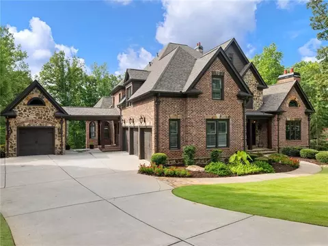 2194 Northern Oak Dr, Braselton, GA 30517