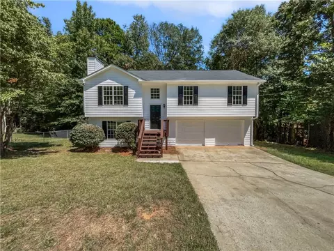 137 Panther Ct, Hoschton, GA 30548